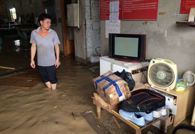 Bể ống cấp nước, nhiều nhà dân bị ng