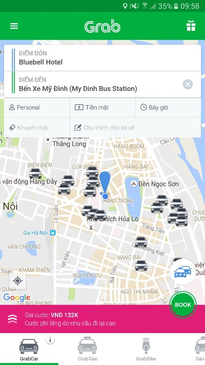 4 Mưa bão tại Hà Nội, Uber, Grab tăng giá 