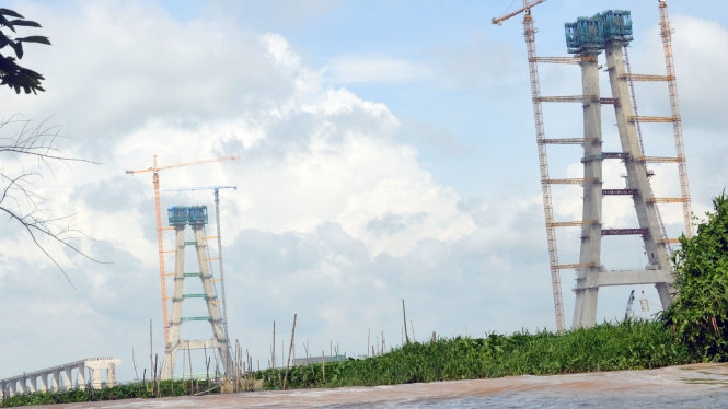 Mố cầu Vàm Cống trên quốc lộ 80 bị le