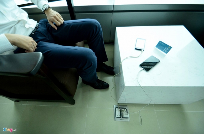 8 Chiêm ngưỡng phòng chờ VIP mới ở sân