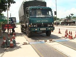 ​TP HCM xóa cò mồi dắt xe quá tải vượt 
