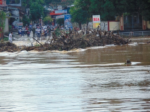 Nhiều người thiệt mạng vì mưa lũ