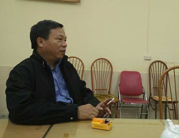 2 Cứu em bé trên đường ray, lái tàu nhậ