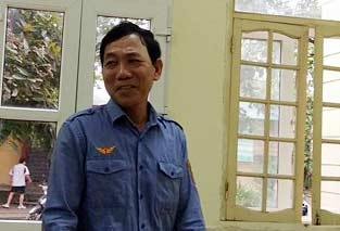 Cứu em bé trên đường ray, lái tàu nhận 