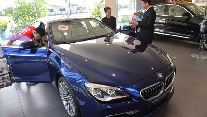 Nhập khẩu ôtô có thể bị “đóng băng” 