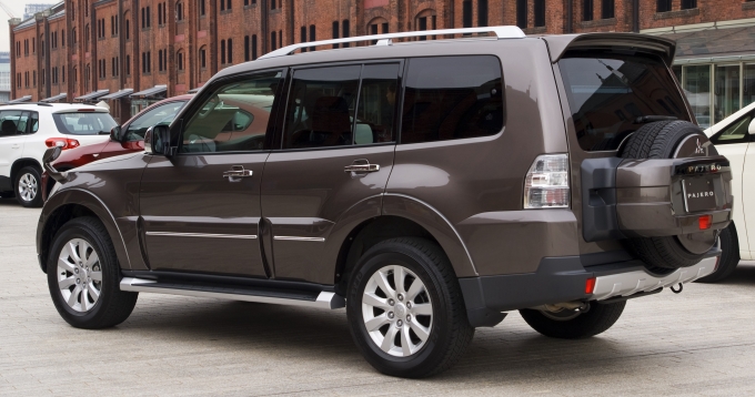 mitsubishi-pajero-08