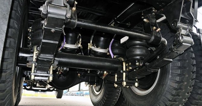 Việt Nam khởi sự làm ô tô liền bị Trung Quốc bóp n