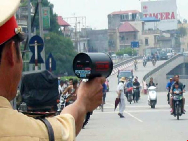 Các mức phạt xe mô tô chạy quá tốc độ 