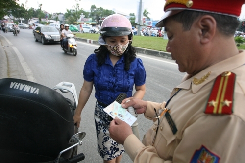 Chính thức xử phạt xe không chính chu từ hôm nay