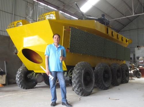 Ông Nguyễn Đình Chính và chiếc xe bọc thép