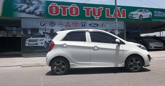 Cận Tết lại nóng dịch vụ cho thuê xe tự lái