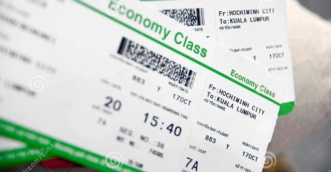 So sánh giá vé máy bay Việt Nam với các n
