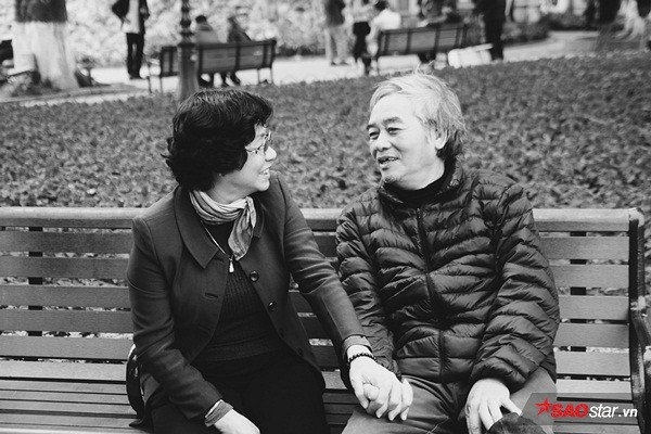8 Ấm áp những cặp đôi cao tuổi sánh bư