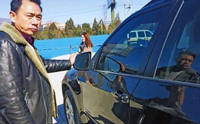 Làm hỏng BMW, nam sinh không phải đền mà còn được 