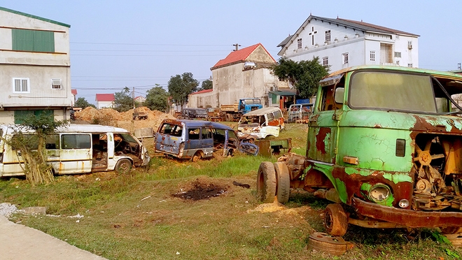 2 Nghĩa địa ôtô ở Hà Tĩnh