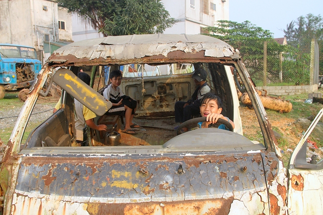 8 Nghĩa địa ôtô ở Hà Tĩnh