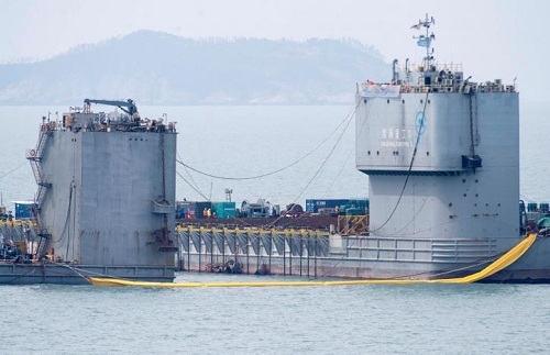 2 Hàn Quốc thử nghiệm trục vớt phà Sewol