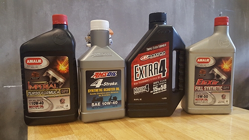 Cách chọn dầu nhớt xe máy phù hợp tại Việt Nam