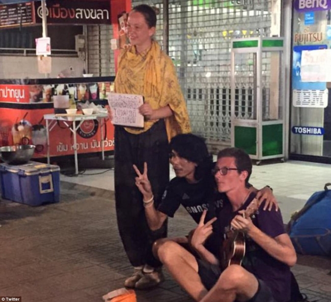 3 Làn sóng du khách phương Tây tới các nu