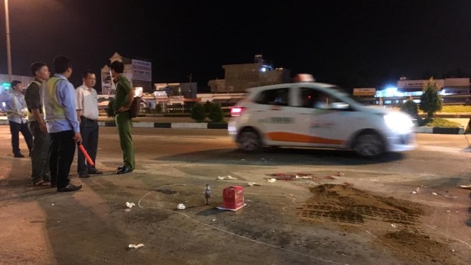 Thiếu tá CSGT bị cán chết sau khi bám gưo