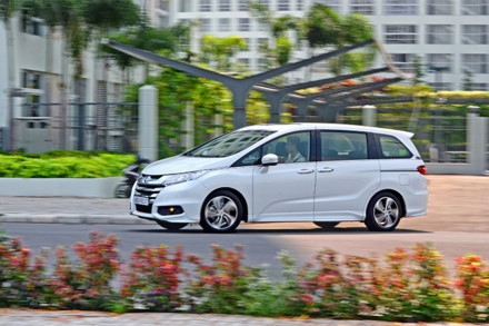 Không có chuyện tăng phí trước bạ ôtô lên 50