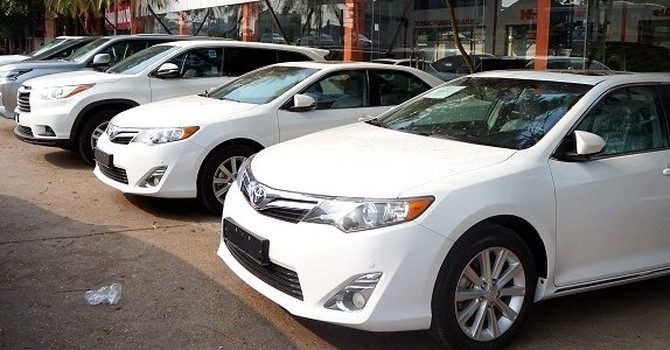 Mua ô tô, bước ra khỏi showroom mất luôn trăm triệ