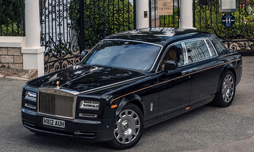 rollsroycephantom-1499822745-7012-1499823264_500x3