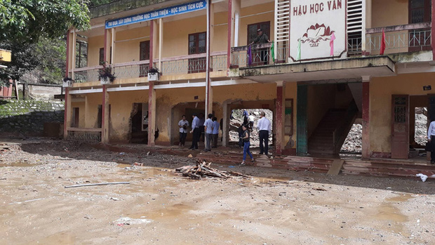 2 Tan hoang trường học Mù Cang Chải sau lũ quét
