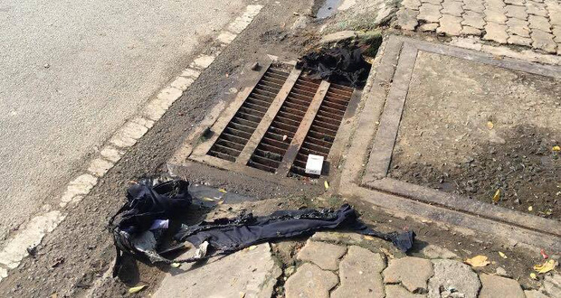 Bố mẹ bất lực nhìn con rể tẩm xăng tự thiêu