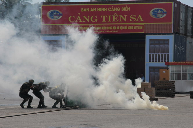 9 lực lượng diễn tập chống khủng bố ở cảng Tiên Sa