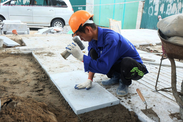 12 Vỉa hè lát đá tự nhiên bền 70 năm thay cho gạch