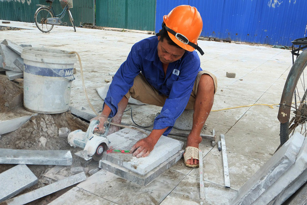 8 Vỉa hè lát đá tự nhiên bền 70 năm thay cho gạch 