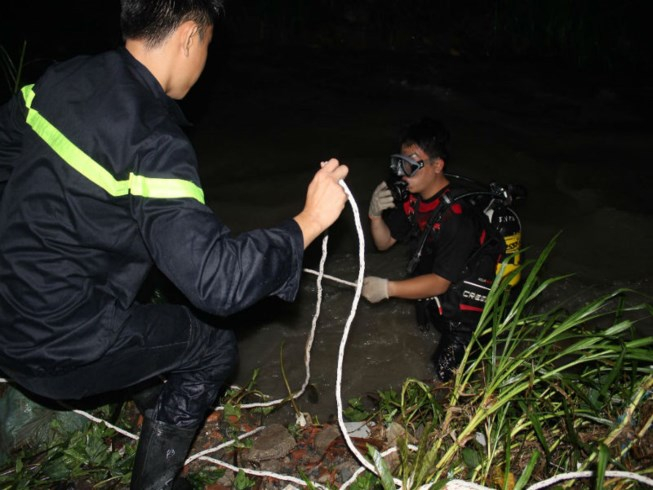 Lại thêm 1 người bị cuốn mất tích khi m