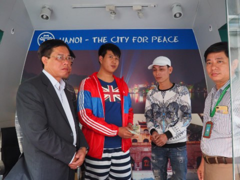 Lái xe taxi chat chem