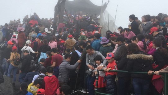 Khai hội Yên Tử, 60.000 lượt người hành hương.