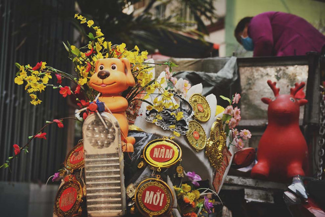 12 Cận cảnh chiếc xe chở rác độc nhất vô nhị giữa 