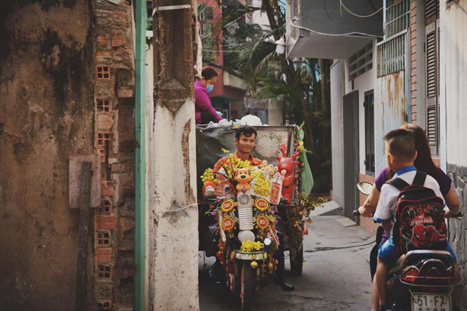 13 Cận cảnh chiếc xe chở rác độc nhất vô nhị giữa 