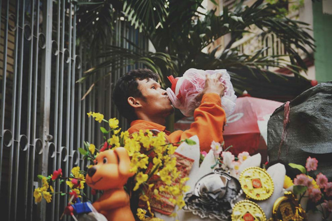 7 Cận cảnh chiếc xe chở rác độc nhất vô nhị giữa S