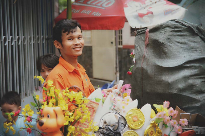 9 Cận cảnh chiếc xe chở rác độc nhất vô nhị giữa S