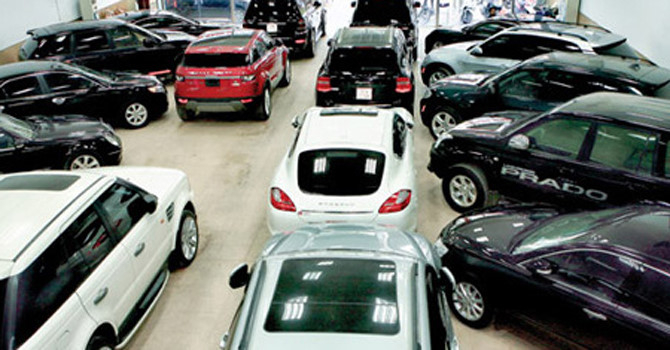 Cảnh “nội khó xuất, ngoại khó nhập” của