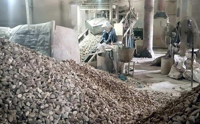 Giá ethanol để pha xăng E5 tăng thêm 420 đồng