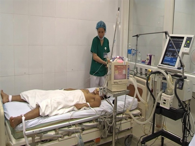 Ngạt khí độc từ hầm chứa cá, 5 ngư dân nhập viện c