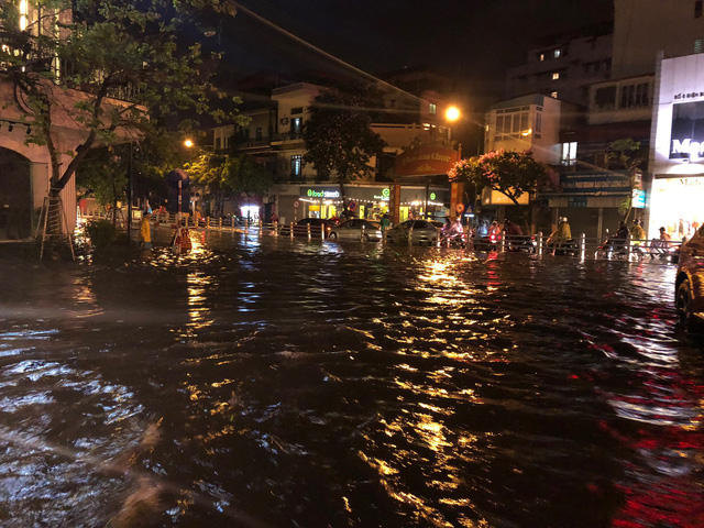 Hà Nội lắp camera giám sát tại 15 điểm ngập