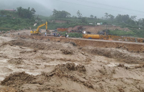 14 người chết, thiệt hại tiếp tục tăng do mưa lũ ở