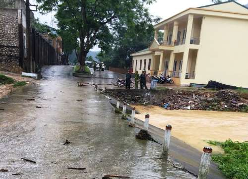 Lũ cuốn trôi một cán bộ trại giam Quảng Ninh