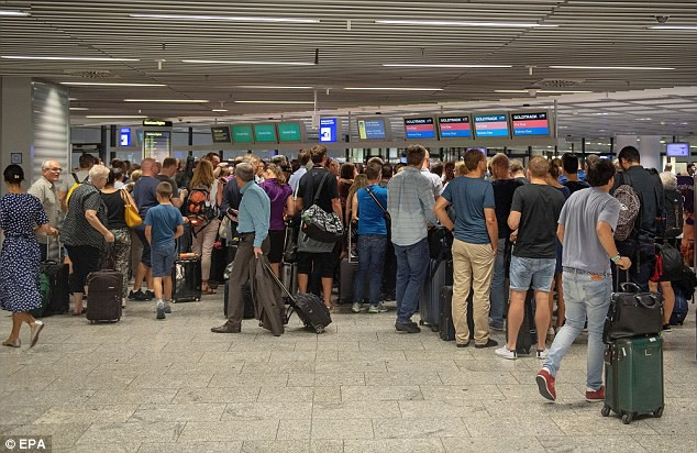 photo-1-1533804463861910318425