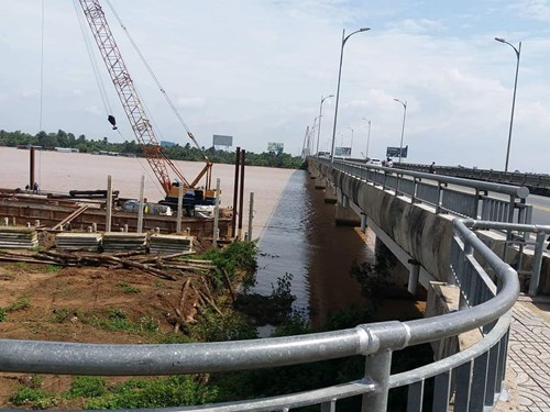 Hành lang an toàn cầu Rạch Miễu đang bị đe dọa