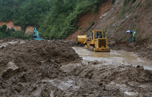 Làm đường BOT nối cao tốc Nội Bài - Là