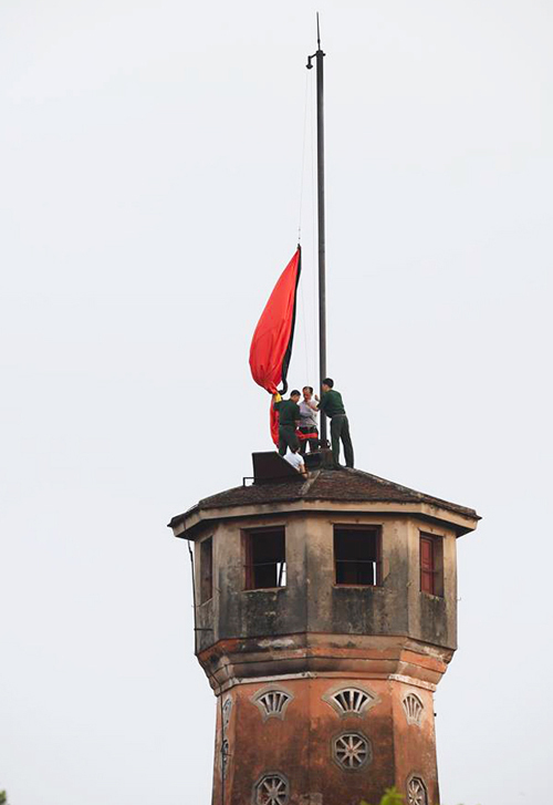 8 Hà Nội treo cờ rủ Quốc tang Chủ tịch nước Trần Đ