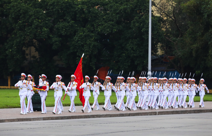 Hà Nội treo cờ rủ Quốc tang Chủ tịch nước Trần Đại